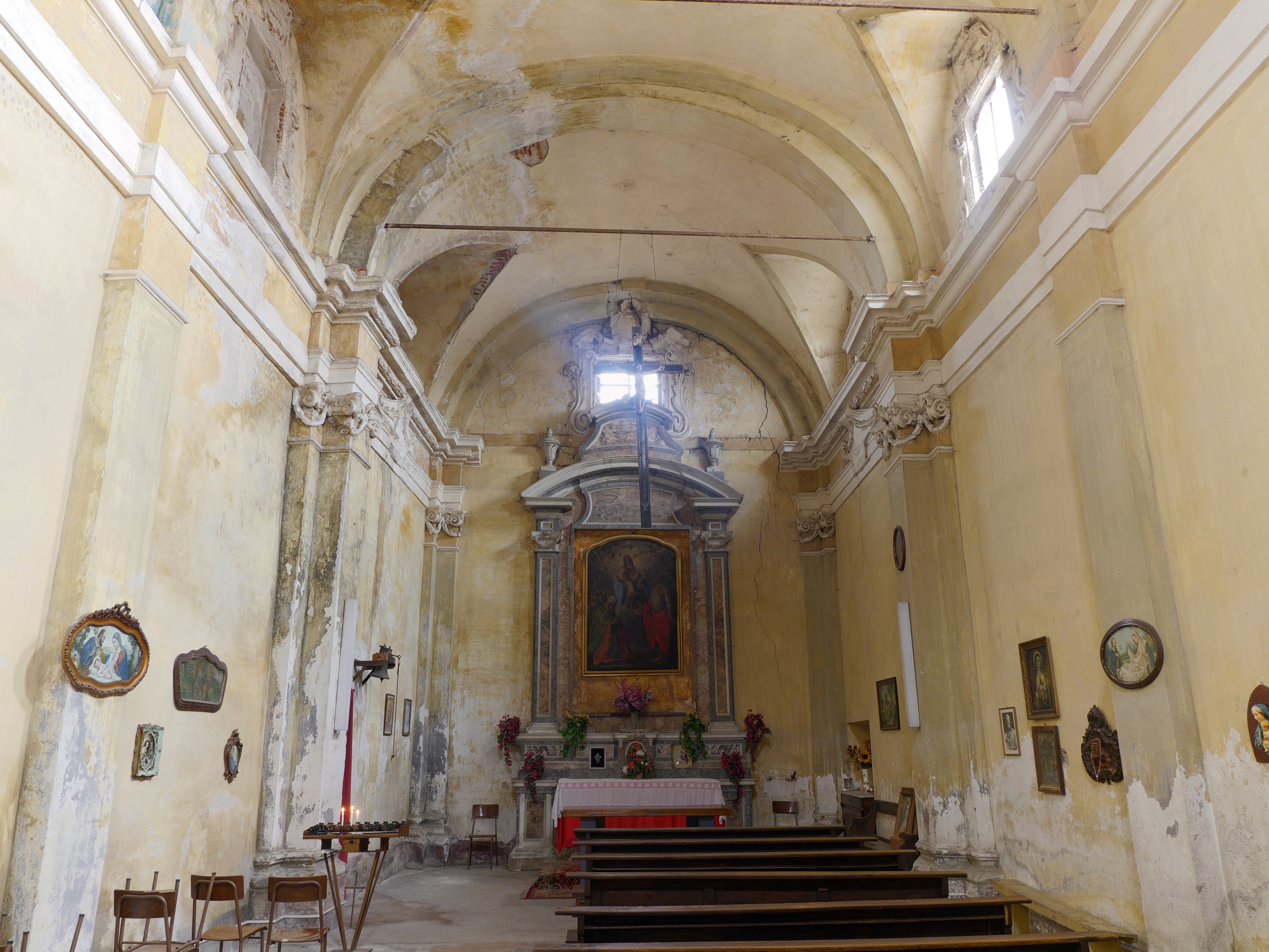 Momo (Novara, Italy) - Interior of the St. Martin's Church